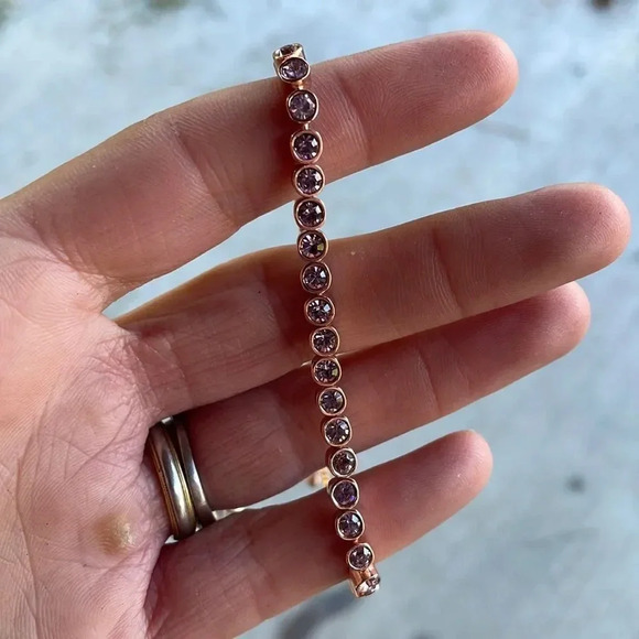 Jewelry - Rose gold woman’s bracelet with fake rose gold diamonds